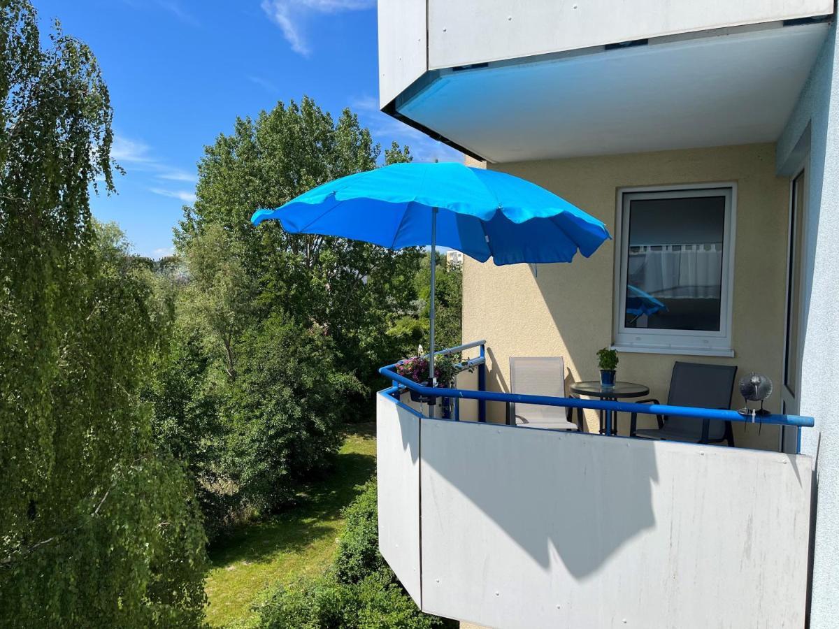 Aquamarin - Charmantes Appartement Mit Balkon ロストック エクステリア 写真
